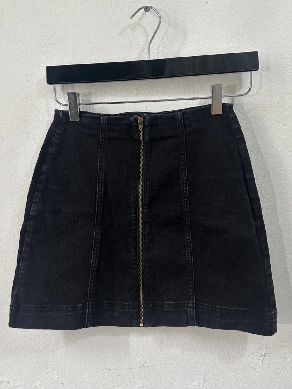 BDG Urban Outfitters Black Denim Mini Skirt Women’s Small Front Zip Stretch Y2K